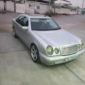 Mercedes-Benz E320 1997