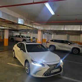 Lexus ES 350 2020