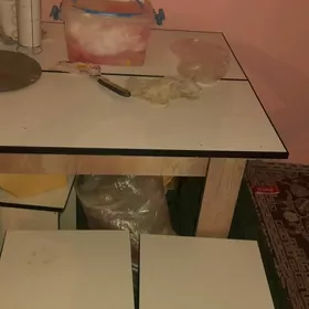Parta we 4 sany oturguç bilen