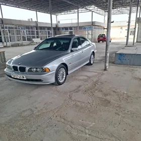 BMW E39 2003