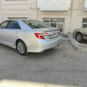 Toyota Camry 2014