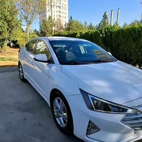 Hyundai Elantra 2020