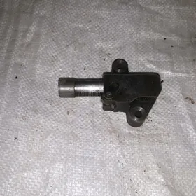 Nissan Wersa sep natažiteli.