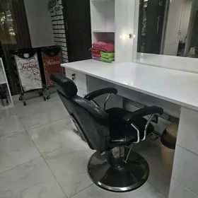 Parikmaher, dyrnakçy gerek