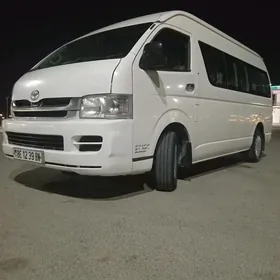 Toyota Hiace 2009