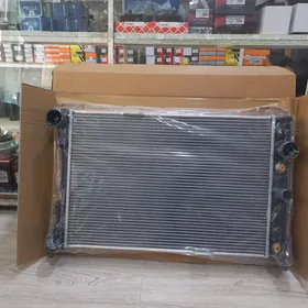 Radiator mersC204 W212 magazyn