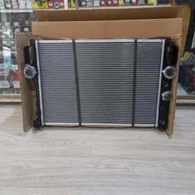 Radiator mers W211 magazyn