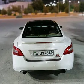 Nissan Maxima 2010