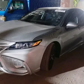 Toyota Camry 2021