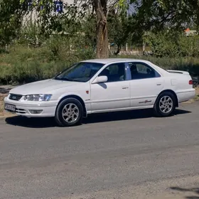 Toyota Camry 2001