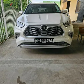 Toyota Highlander 2020