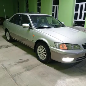 Toyota Camry 2001