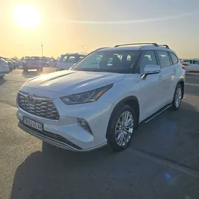Toyota Highlander 2022