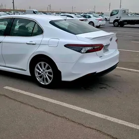 Toyota Camry 2018
