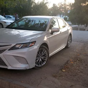 Toyota Camry 2020