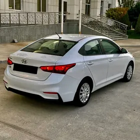 Hyundai Accent 2022