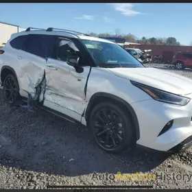 Toyota Highlander 2021