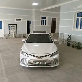 Toyota Camry 2019
