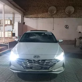 Hyundai Elantra 2022