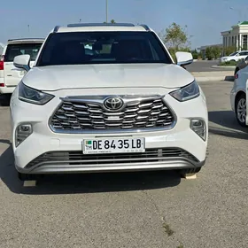 Toyota Highlander 2022