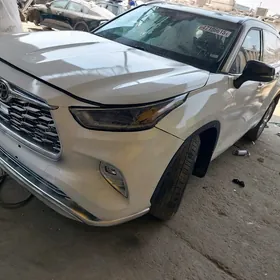 Toyota Highlander 2021
