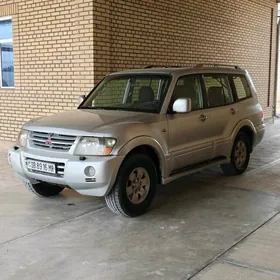 Mitsubishi Pajero 2005
