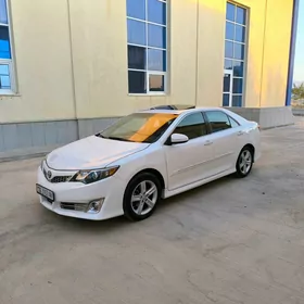 Toyota Camry 2013