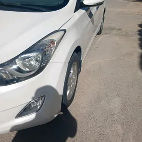 Hyundai Elantra 2013