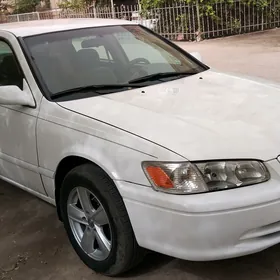 Toyota Camry 2000
