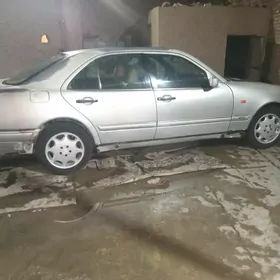 Mercedes-Benz E320 1998