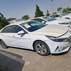 Hyundai Elantra 2022
