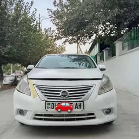 Nissan Versa 2013