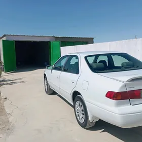 Toyota Camry 2000
