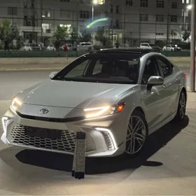 Toyota Camry 2025