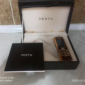 VERTU  Signature