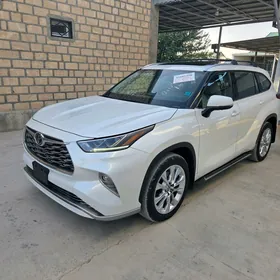 Toyota Highlander 2021