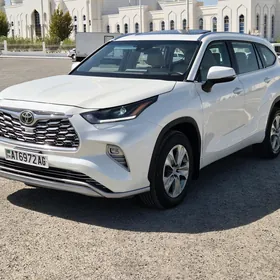 Toyota Highlander 2021