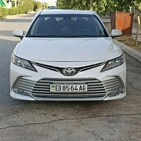 Toyota Camry 2021