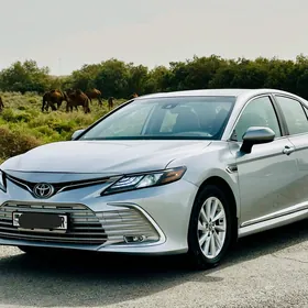 Toyota Camry 2021
