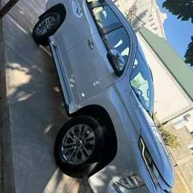 Mitsubishi Pajero 2020