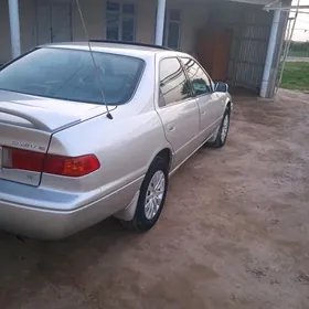 Toyota Camry 2001