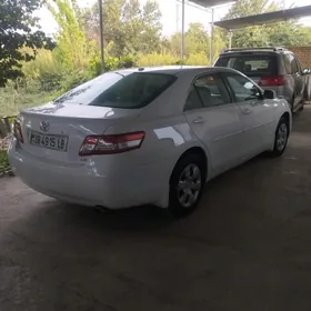 Toyota Camry 2011