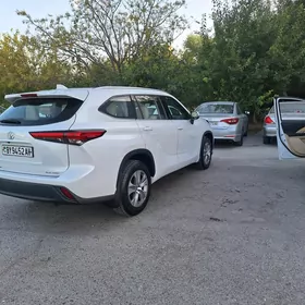 Toyota Highlander 2020