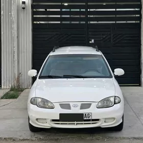 Hyundai Elantra 2000