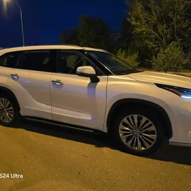 Toyota Highlander 2022