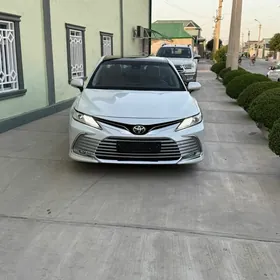 Toyota Camry 2023