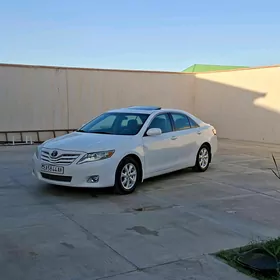 Toyota Camry 2011