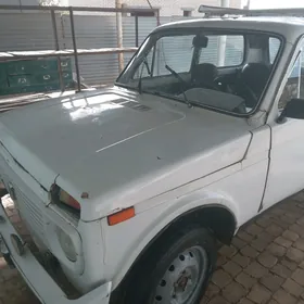 Lada Niva 1983
