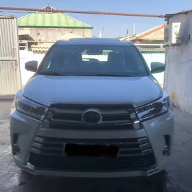 Toyota Highlander 2018