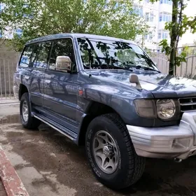 Mitsubishi Pajero 1998